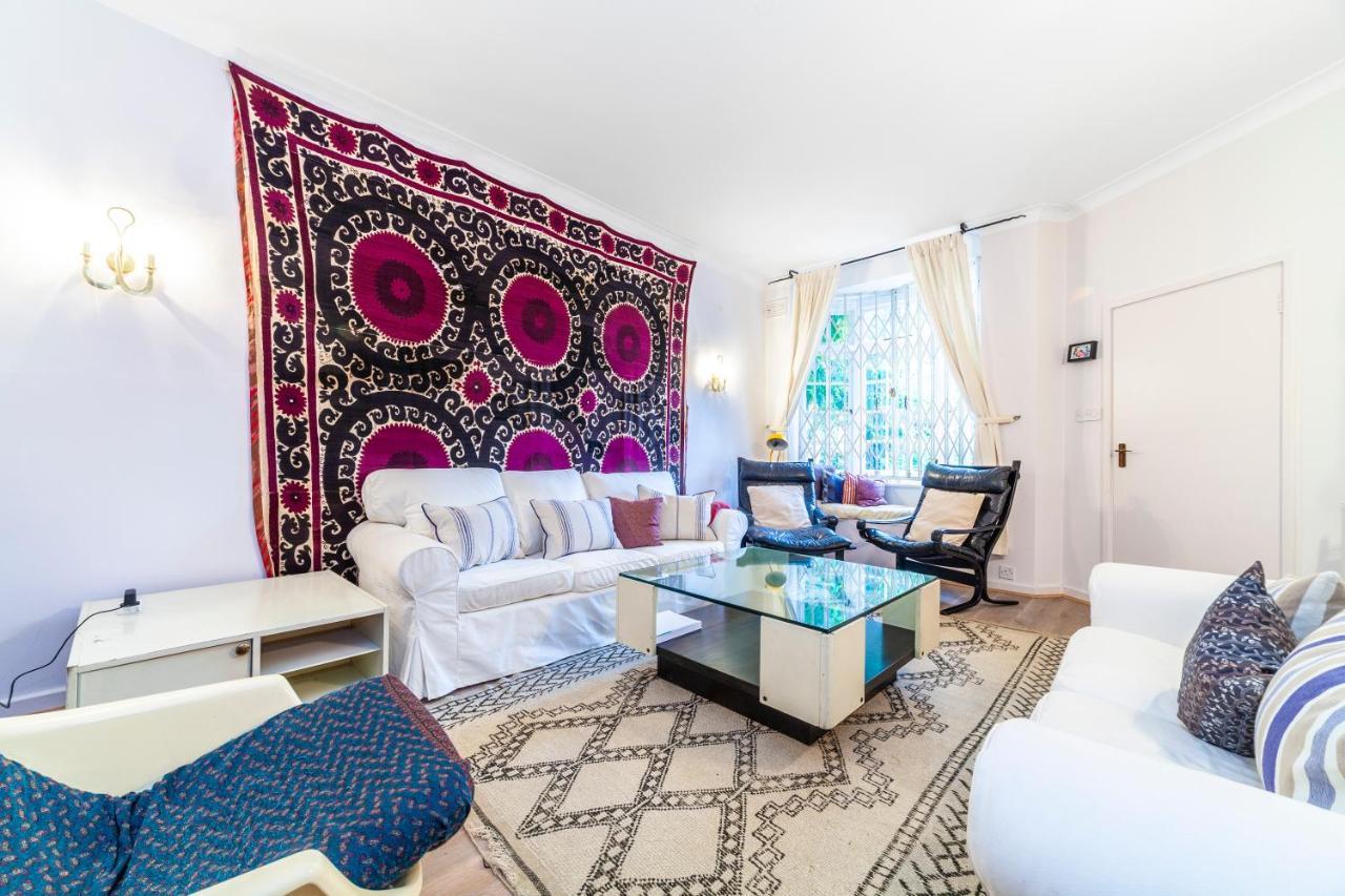 לונדון Kynance Mews Rustic And Unique Three Bedroom Mews House With A Private Courtyard מראה חיצוני תמונה